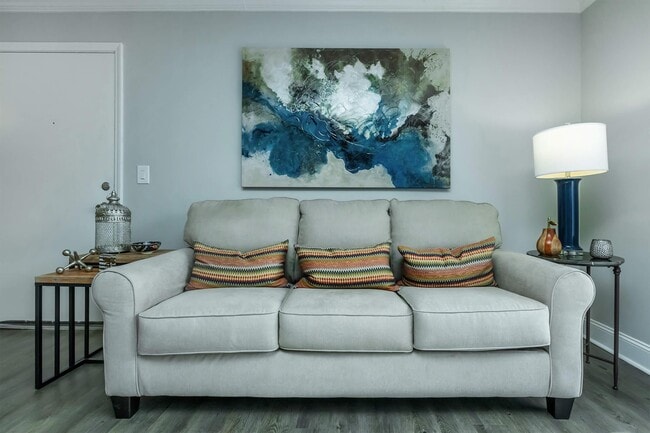 Building Photo - Brighton Valley Apts