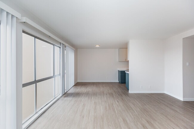 Building Photo - 3016 Clay St