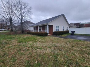 Building Photo - 919 Nottingham Dr