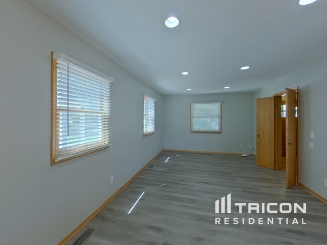 Foto del edificio - 6409 Rolf Ave