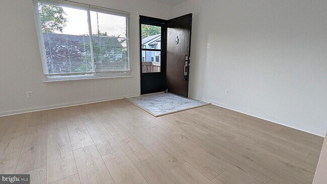 Foto del edificio - 1667 Westwind Way