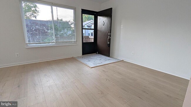 Building Photo - 1667 Westwind Way