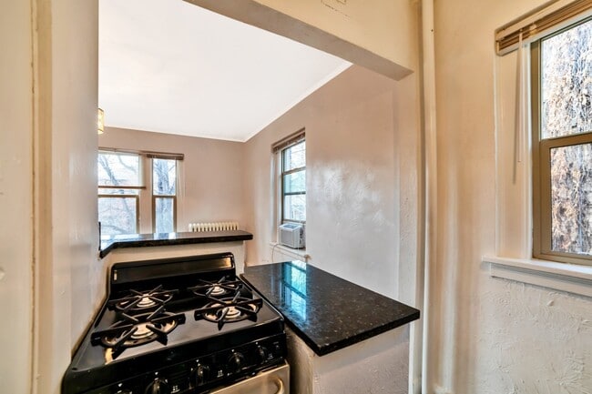 Photo - Top Floor Studio In Cap Hill Available NOW! Apartment