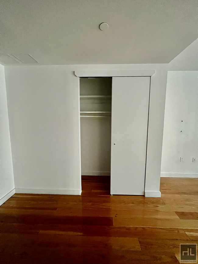 Foto del edificio - Spacious Studio in Doorman Building I Amen...
