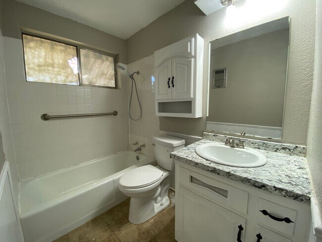 Foto del edificio - Charming 5 Bedroom House