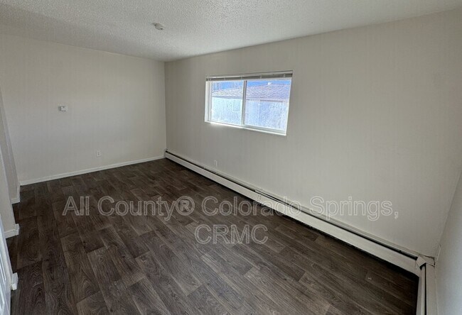 Foto del edificio - 2119 Preuss Rd