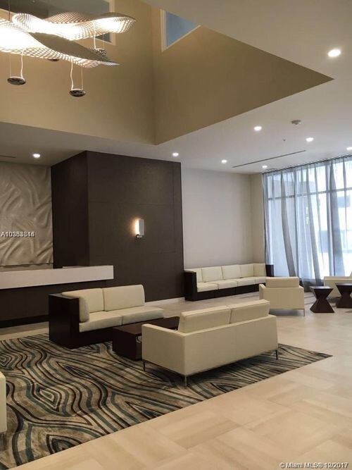 Foto del edificio - 7825 NW 107th Ave