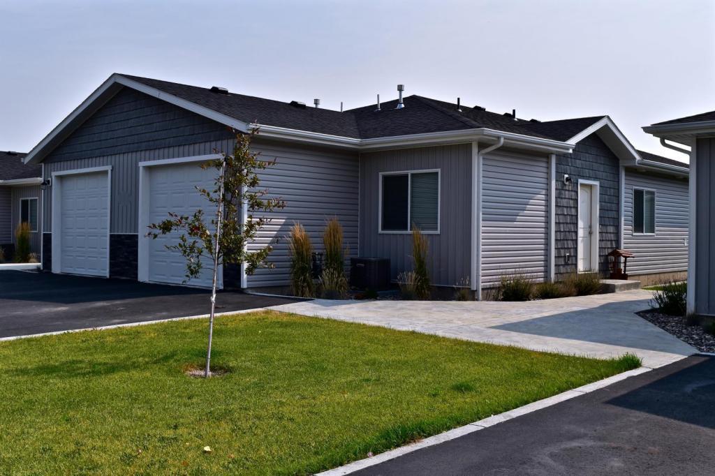 685 S Park Ave, Shelley, ID 83274 Townhome Rentals in Shelley ID