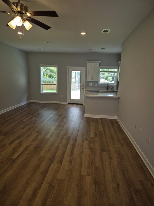 Foto del edificio - 2588 Kingston Rd