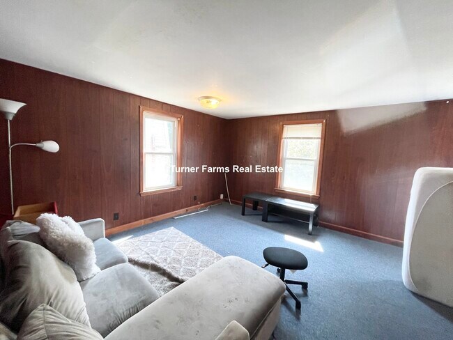 Building Photo - 99 Buttonwood St