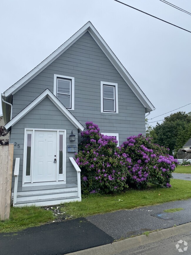 Building Photo - 25 Preble St
