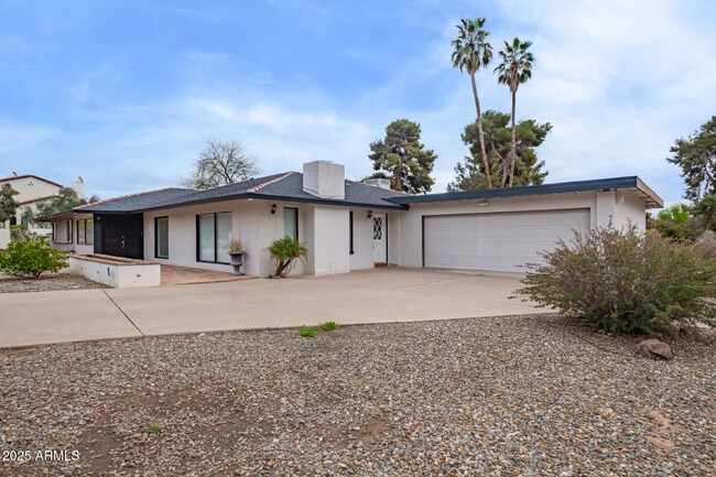 Foto del edificio - 5401 E Exeter Blvd