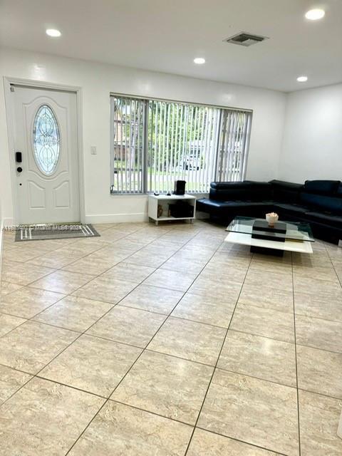 Foto del edificio - 4895 SW 24th Ave