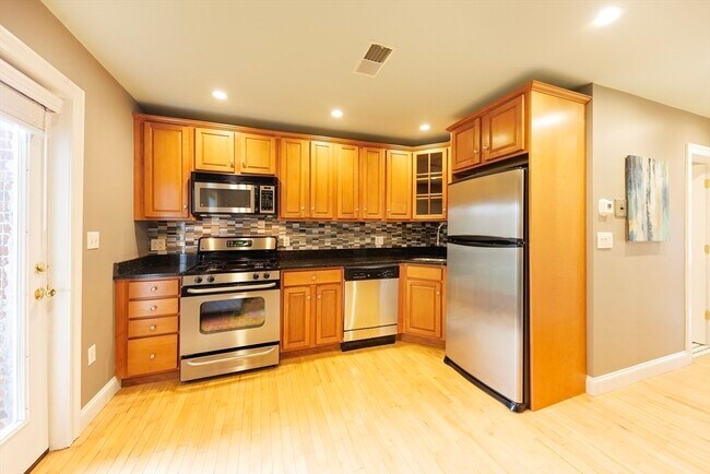 Foto del edificio - 762 E 6th St