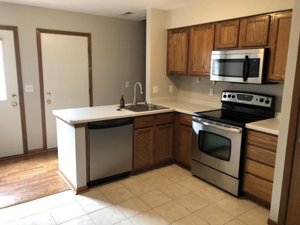 Primary Photo - 2950 King James Way #2