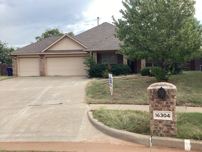 Building Photo - 16304 Fair Winds Way