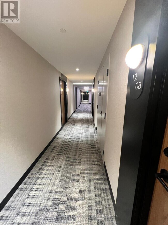 Photo du bâtiment - 7950 Bathurst St