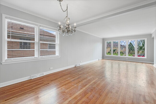 Foto del edificio - 7733 W Wilson Ave