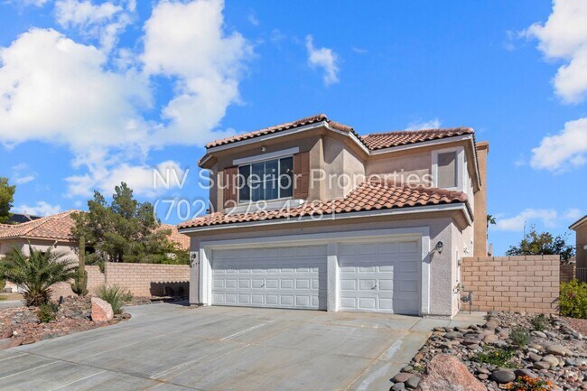 Foto del edificio - SW!! 5 Bedrooms!! Bed & Bath Downstairs!! 3 Car Garage!! Balcony off Master.