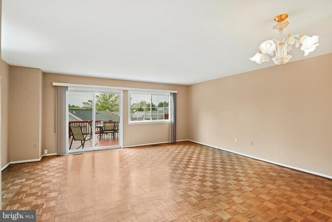 Foto del edificio - 22 Hamlet Dr