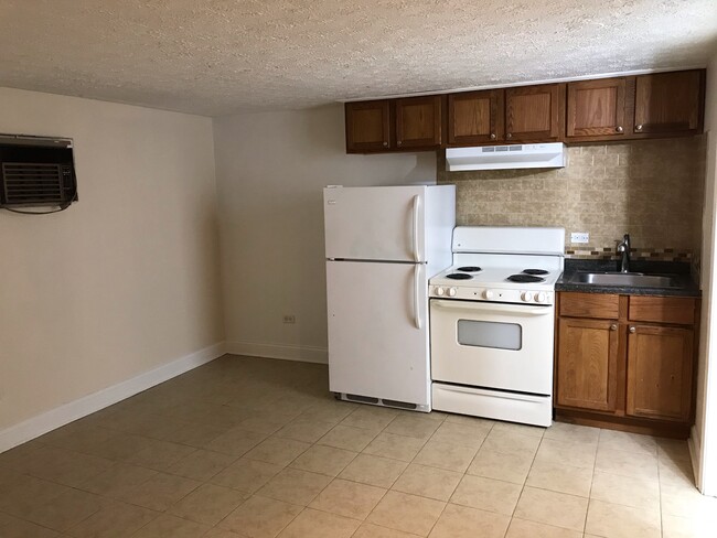Building Photo - 3890 Ivanhoe Ct