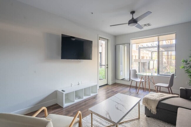 Foto del edificio - 701 W Rio Salado Pkwy