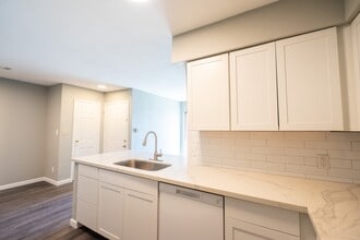 Building Photo - 2501 Gulf Fwy