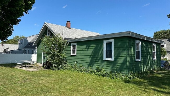 Building Photo - 76 Shed St