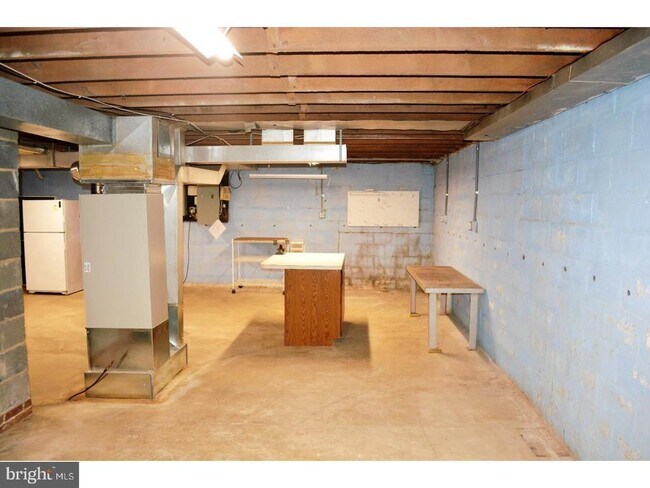 Building Photo - 489 Taylor Rd