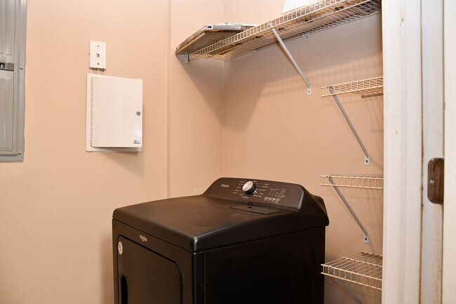 Foto del edificio - 9301 Waldrop Pl