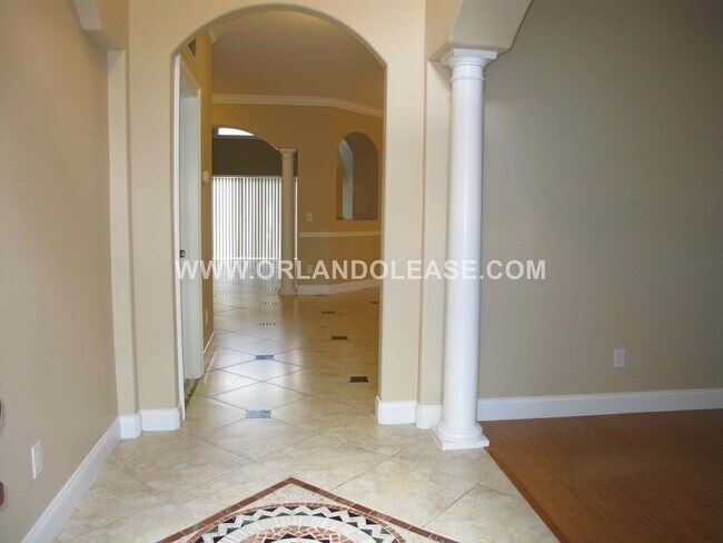 Foto del edificio - Spacious 4 Bed / 3.5 Bath Home in Gated To...