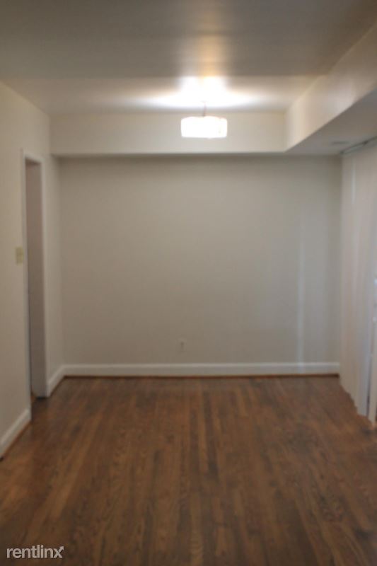 Building Photo - 2 br, 1.5 bath Townhome - 8515 Bradford Rd