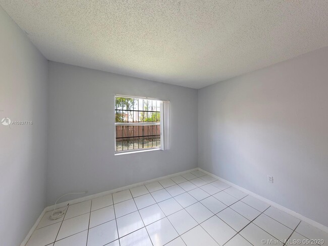Building Photo - 220 NW 107th Ave