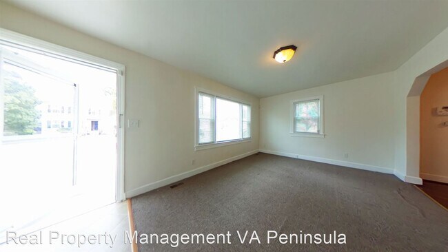 Building Photo - 2 br, 1 bath House - 516 Lombard St.