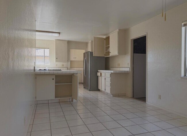 Foto del edificio - 4675 Verdugo Pl