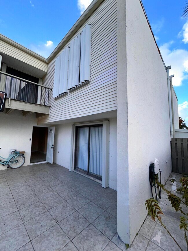 Foto del edificio - 11983 Shakerwood Ln