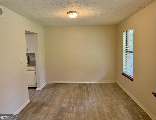 Foto del edificio - 5978 Sherwood Pl