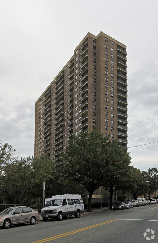 Building Photo - Parkview Towers Apartments