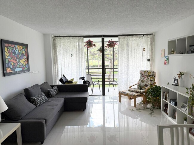 Foto del edificio - 20500 W Country Club Dr