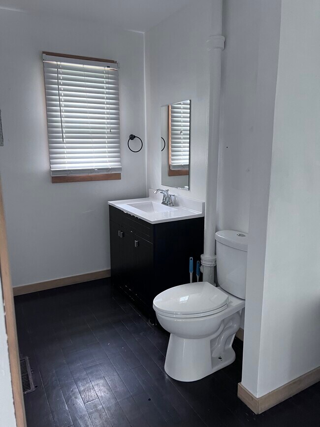 Foto del edificio - 639 S Main Ave