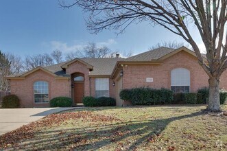 Building Photo - 112 N Bending Oak Ln