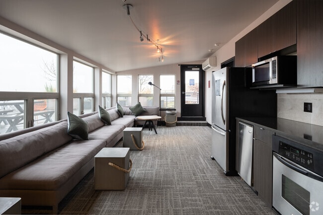 Rooftop Lounge - Lawrence Lofts