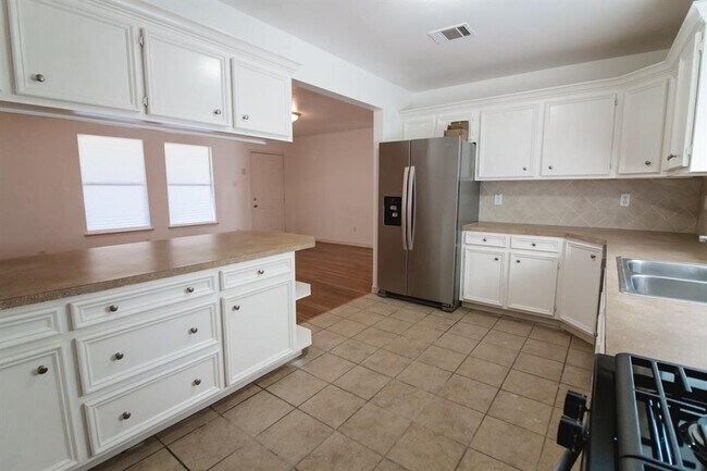 Building Photo - 3606 Florinda St