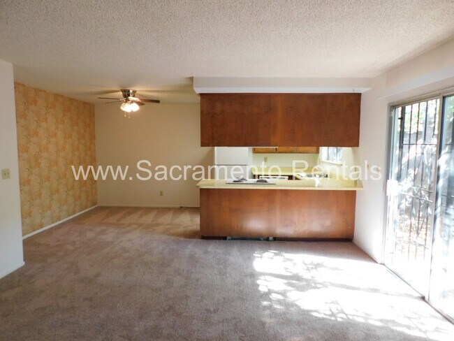 Foto del edificio - 3 br, 2 bath House - 5036 Sparrow Court