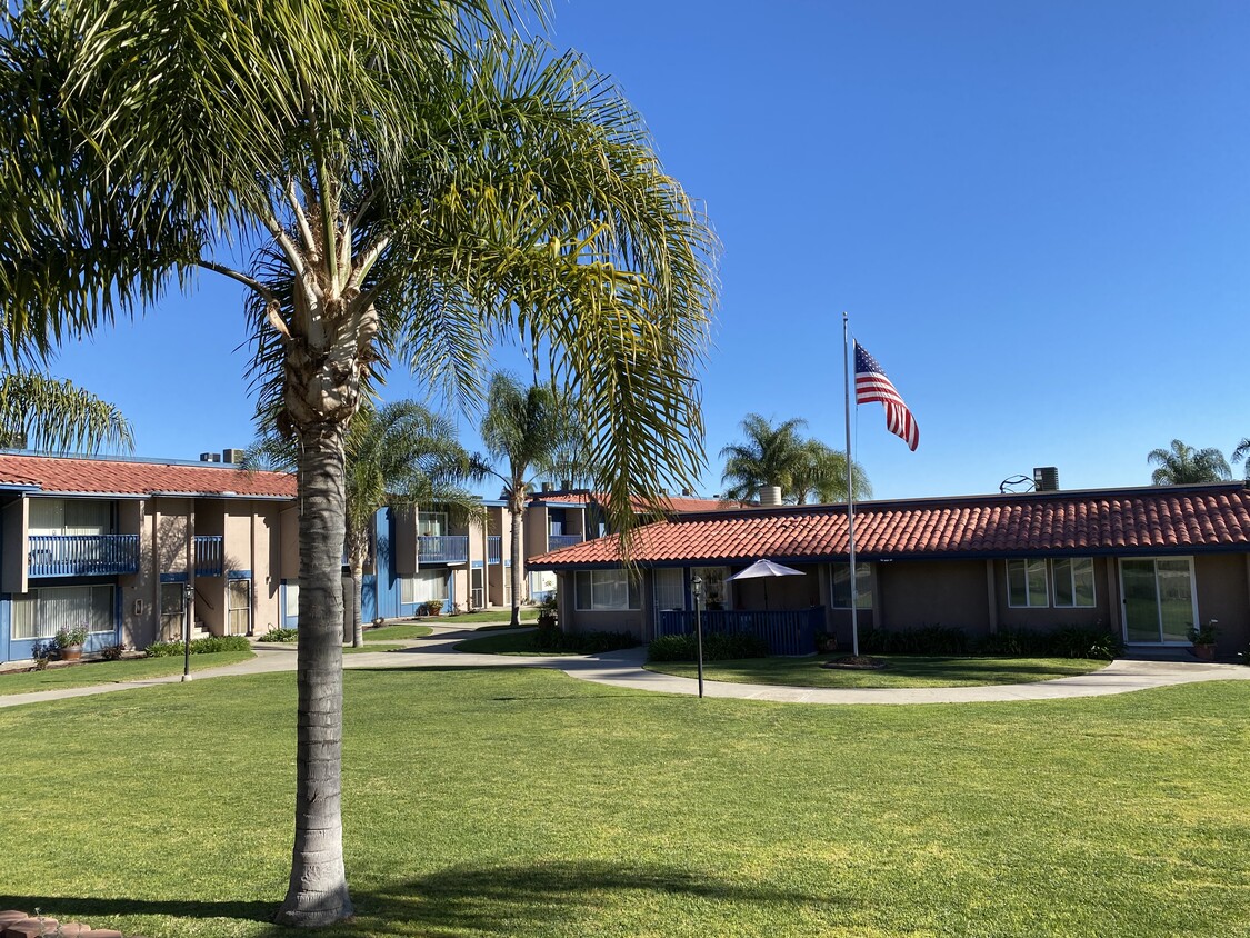 Lake Murray Villa Apartments in La Mesa, CA