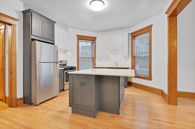 Building Photo - 1826 W Patterson Ave