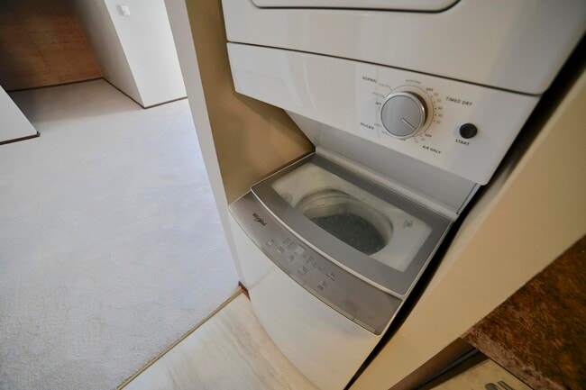 Building Photo - 1906 E Shorewood Blvd