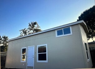 Building Photo - 3912 Amigo Dr