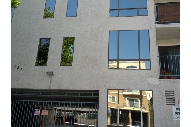 Building Photo - 957 S St Andrews Pl