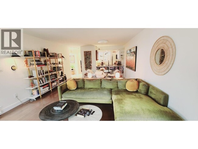 Building Photo - 1406 Harwood St